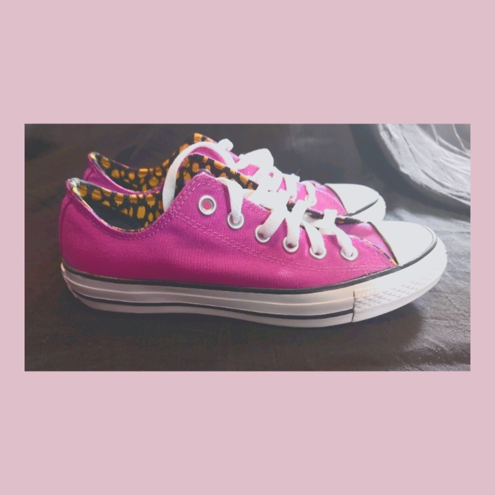 Converse | Low-top | Women's | Size US-8